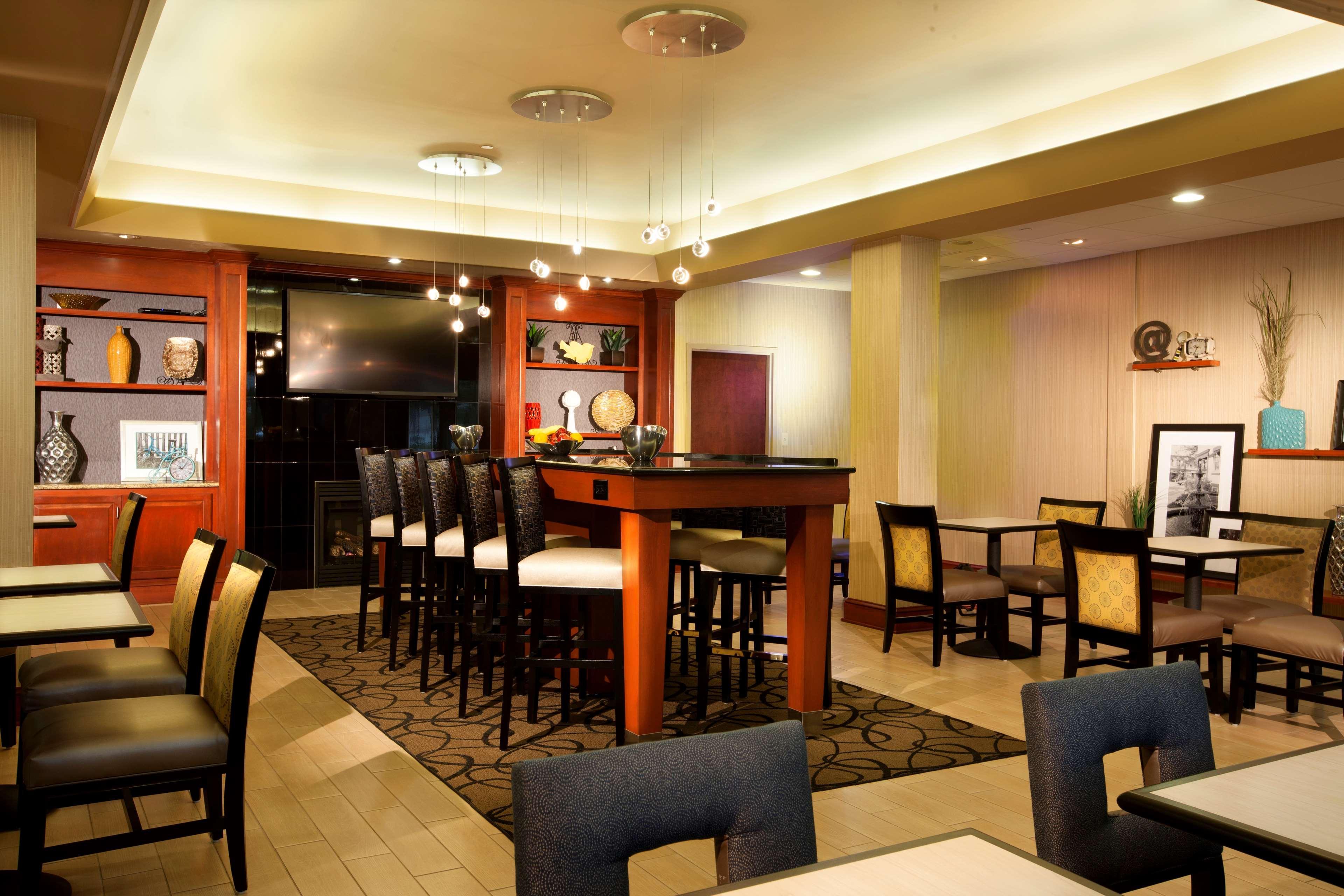 Hampton Inn Woodbridge Εξωτερικό φωτογραφία