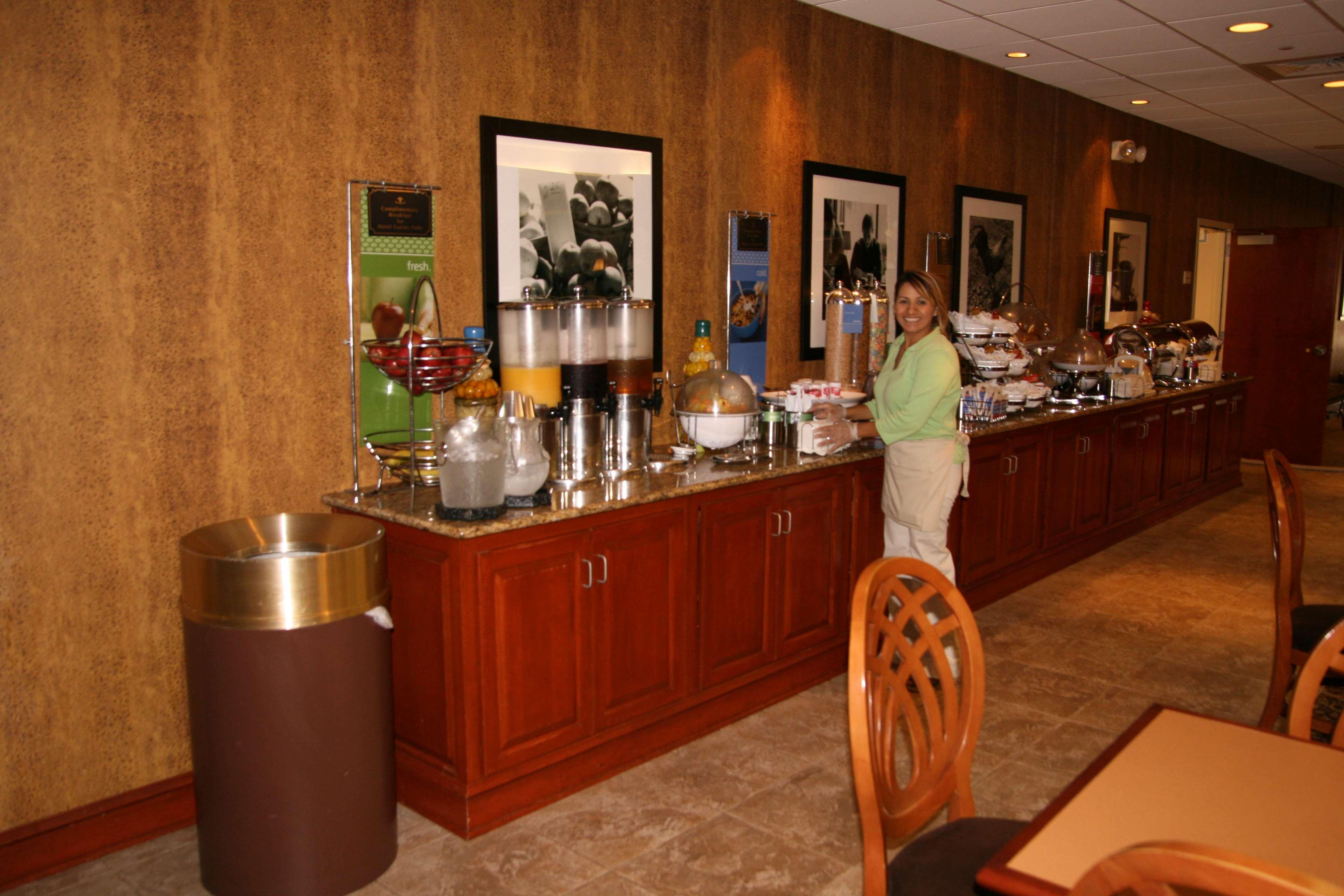 Hampton Inn Woodbridge Εξωτερικό φωτογραφία