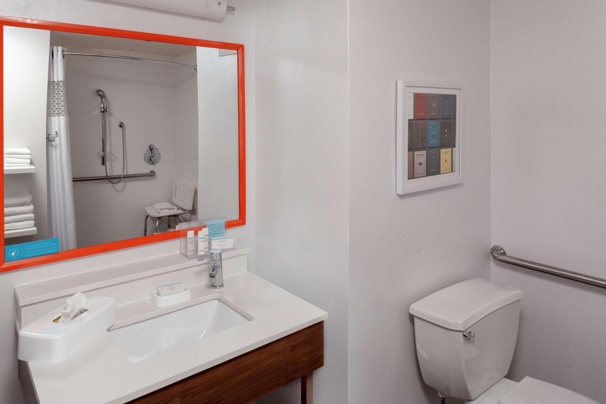 Hampton Inn Woodbridge Εξωτερικό φωτογραφία