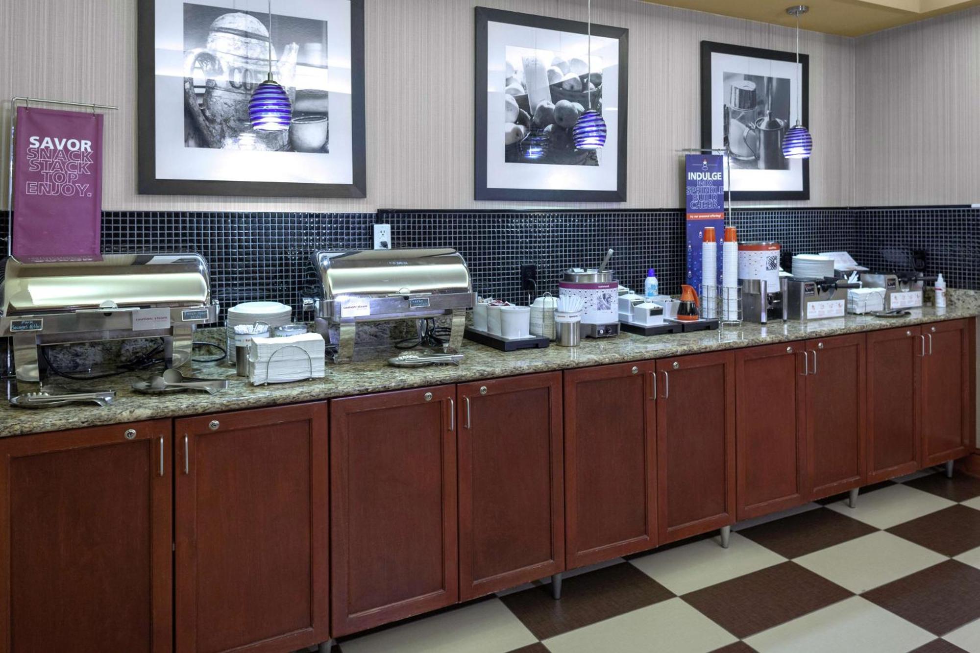 Hampton Inn Woodbridge Εξωτερικό φωτογραφία