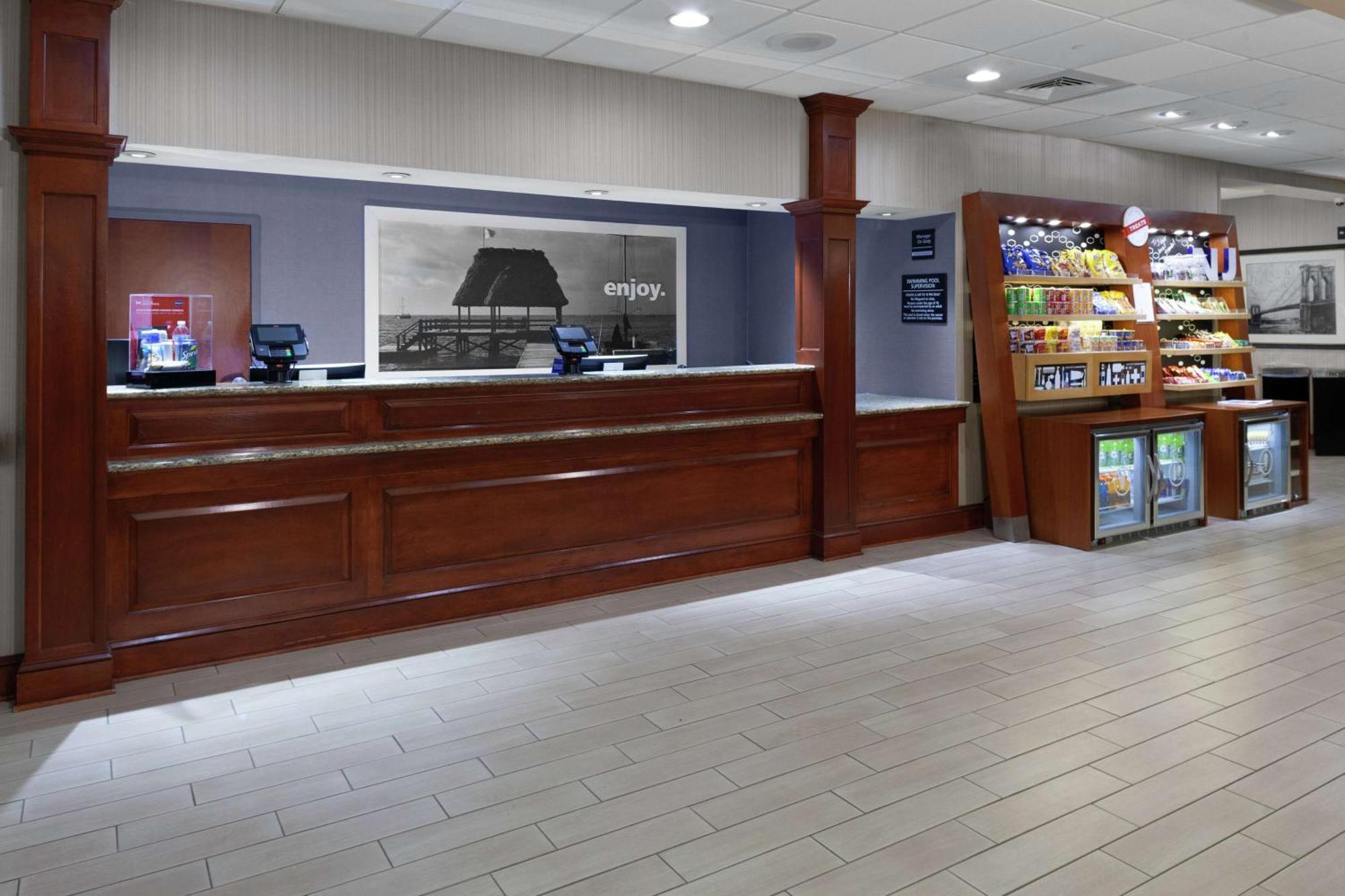 Hampton Inn Woodbridge Εξωτερικό φωτογραφία